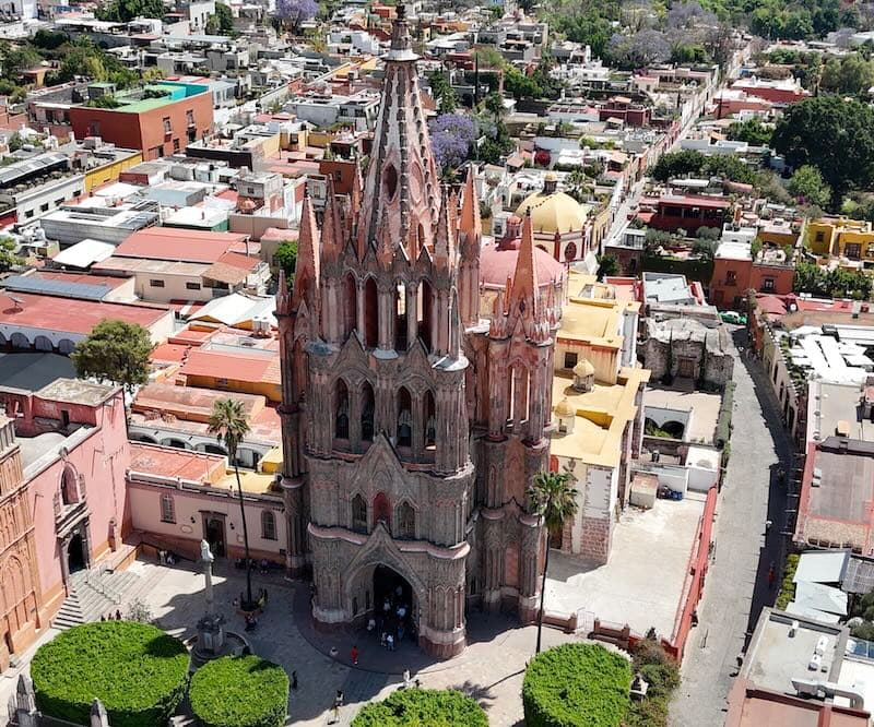 Destino Turístico — trabajo de fotografía y videografía aérea profesional en el sector de Turismo, capturado con dron por Dronologic en Querétaro